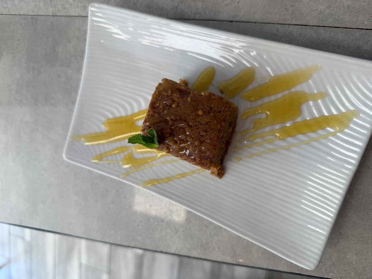 Bizcocho con caramelo y menta